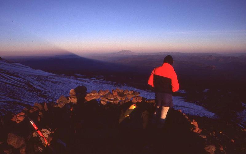 1985-028 Mt Adams N Ridge 1985 Sunrise.jpg